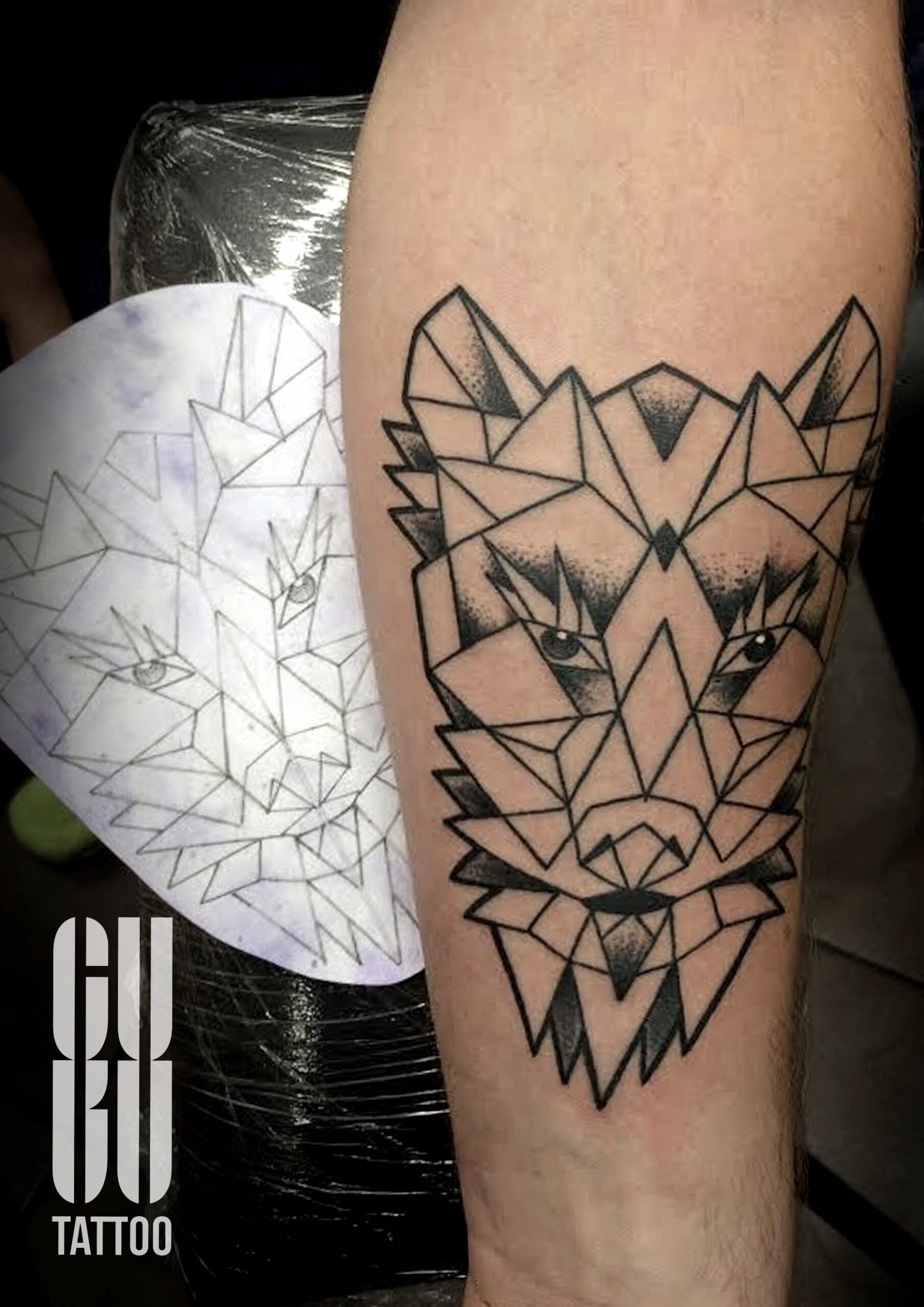 Tatuaż geometryczny w Guru Tattoo Studio Wrocław
