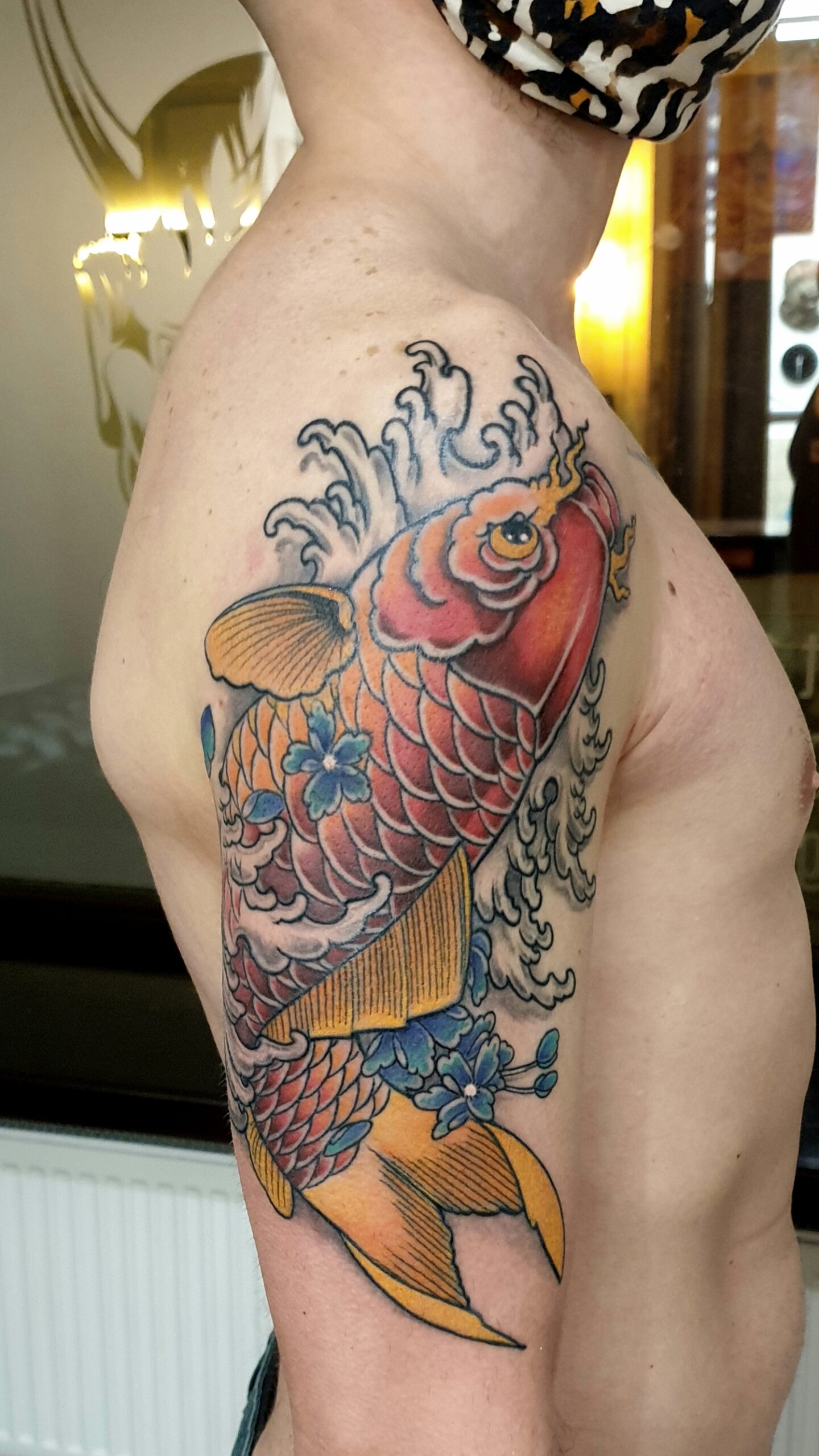 Ryba koi japoński tatuaż Wrocław Guru Tattoo