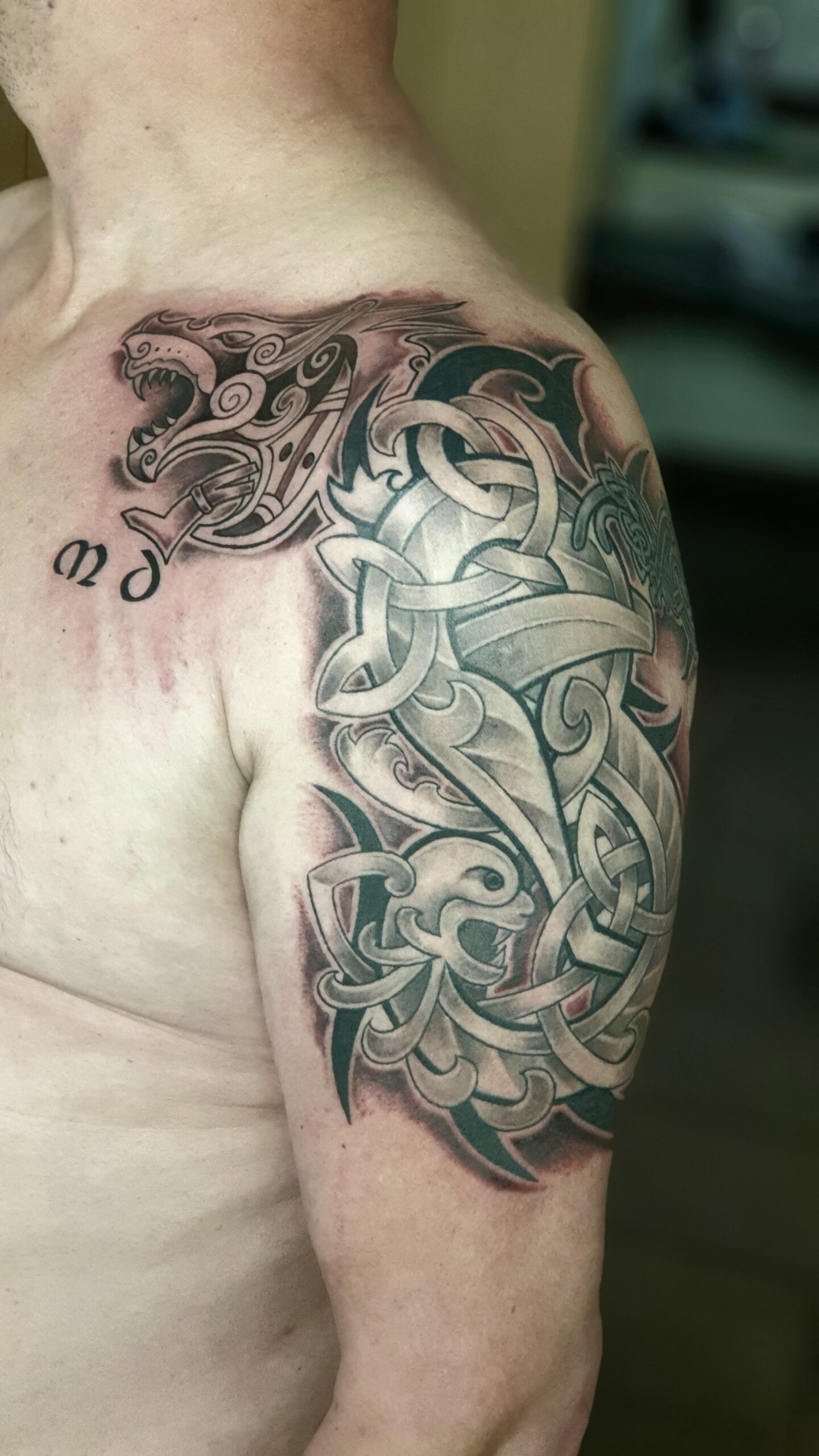 Tatuaż geometryczny celtycki Wrocław Guru Tattoo