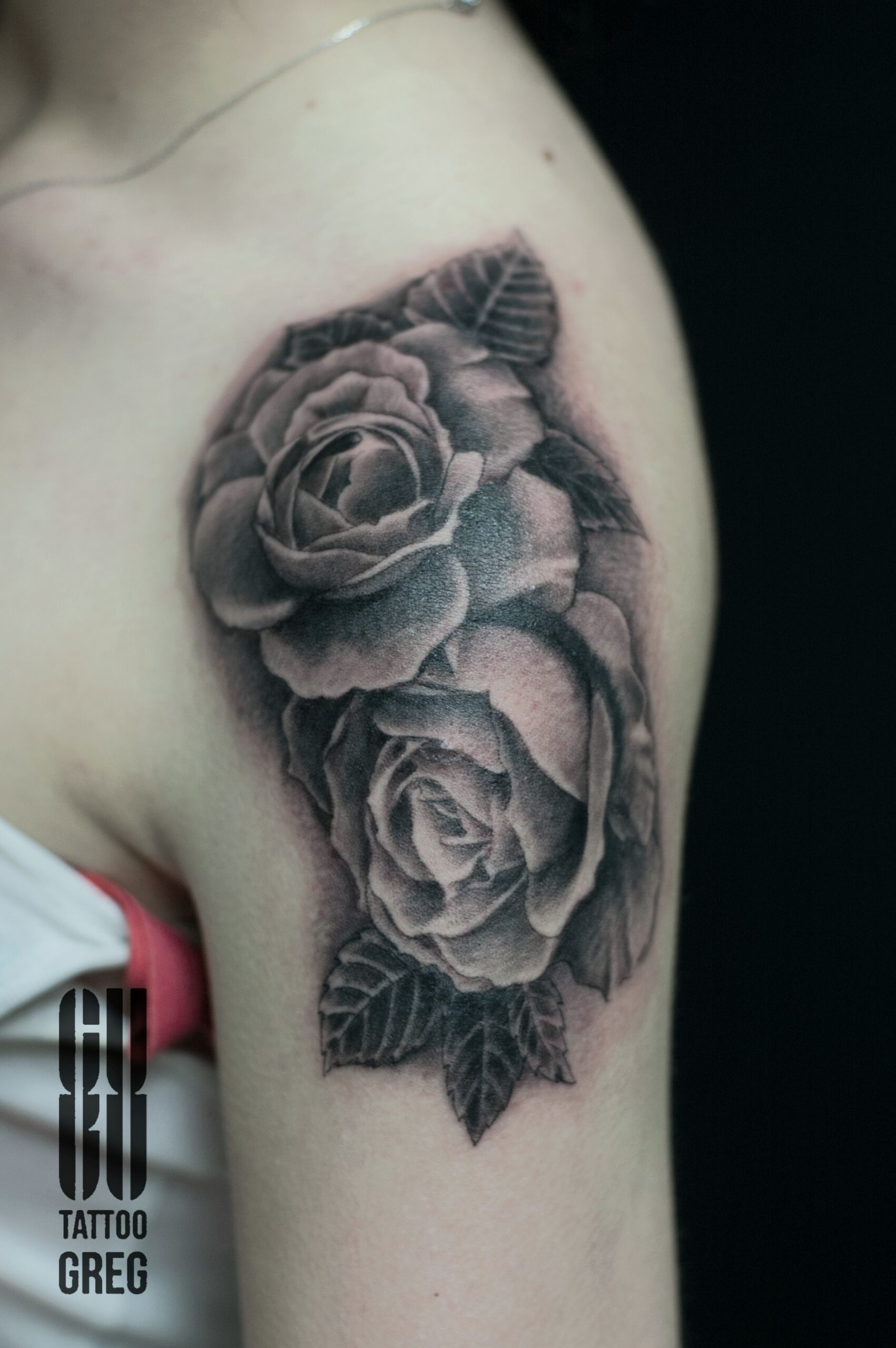 Tatuaż róża Guru Tattoo Wrocław
